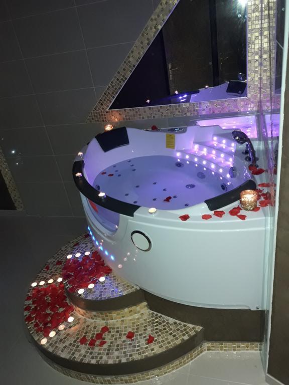 Le Love Spa Lyon Dış mekan fotoğraf