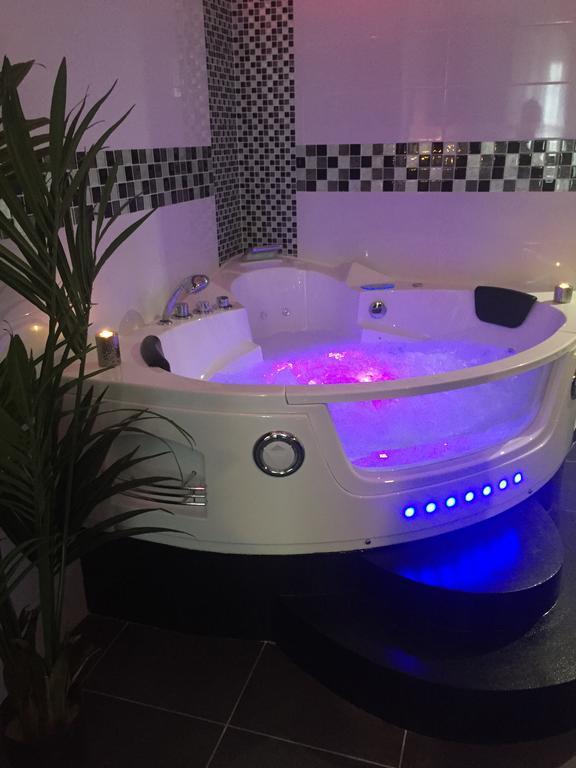 Le Love Spa Lyon Dış mekan fotoğraf